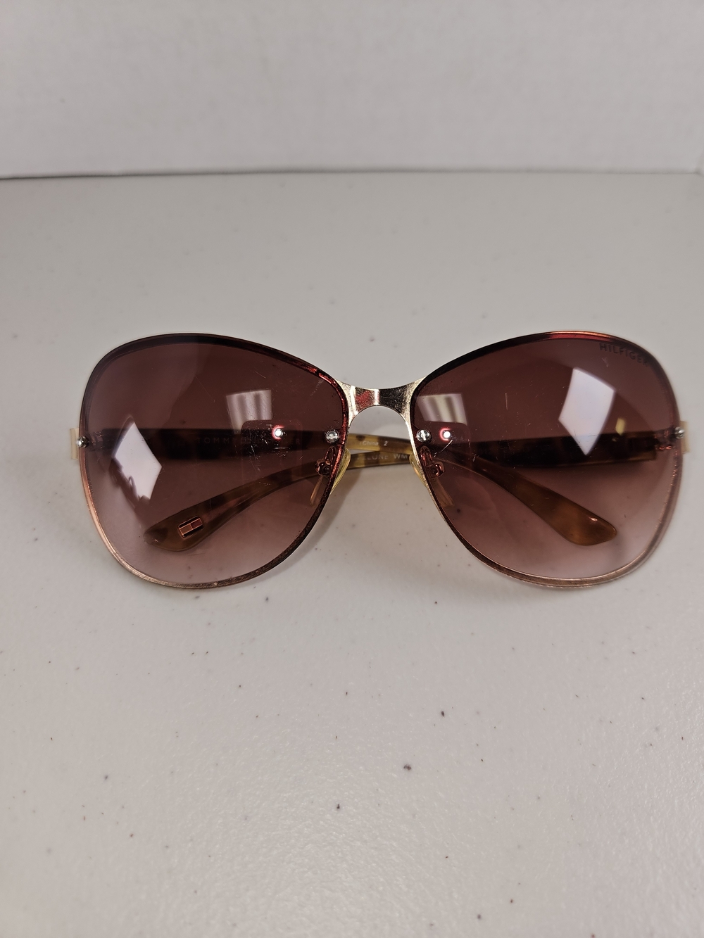 Tommy Hilfiger Pink Gradient Aviator Sunglasses with Gold Accents